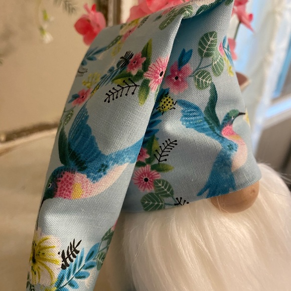 🌸Hummingbird Gnome, Spring Decoration, Tiered Tray Decor - Picture 4 of 4